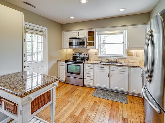 3rd image of 11136 Great Meadows Dr
