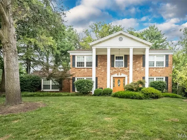 76 Glen Cove Dr, Chesterfield, MO 63017