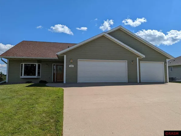 125 Charlotte Dr, Lake Crystal, MN 56055
