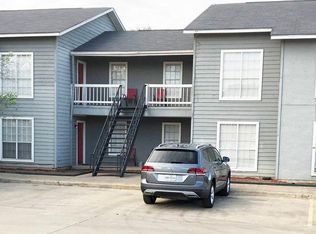 111 Pipes Dr, Dilley, TX 78017