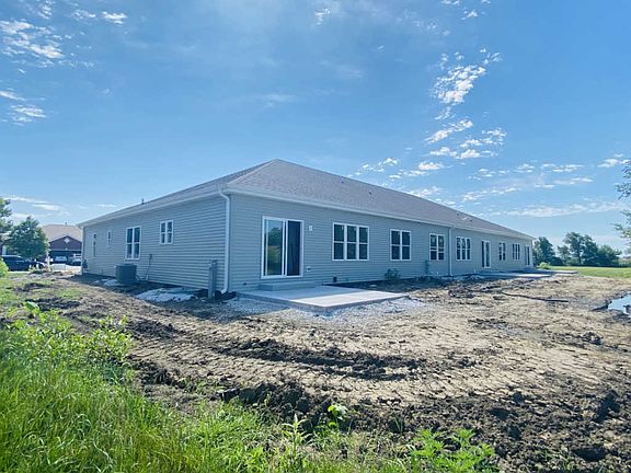 2nd image of 828 Oriole Dr #A