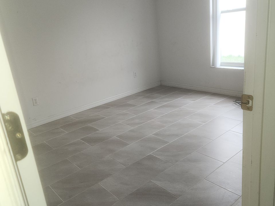 2nd image of 10437 Reagans Run Dr