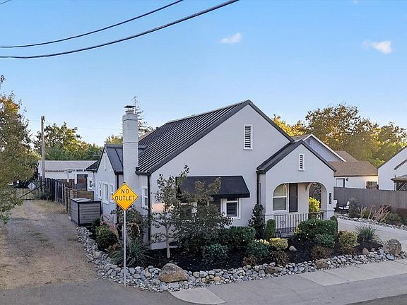 3rd image of 3606 M St
