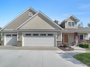 922 Underwood St, Essexville, MI 48732