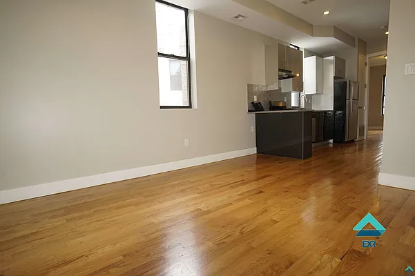 Rented by EXR | media 18