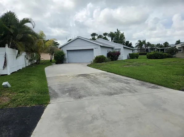 1211 Pine Sage Cir, West Palm Beach, FL 33409