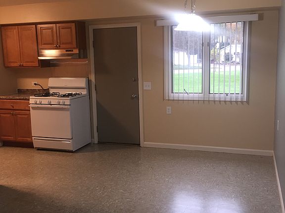 4th image of 1800 Hazel Dr