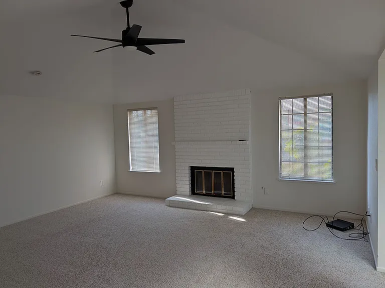 1757 Douglas Ave — Photo 6