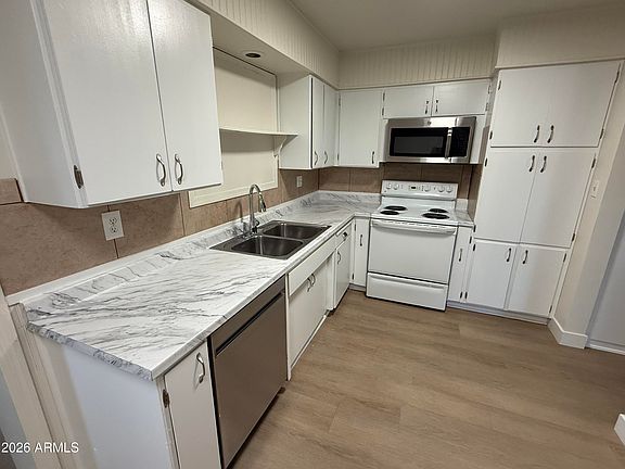 2nd image of 434 N Hunt Dr