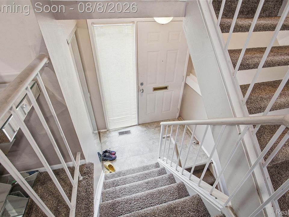 20350 Weybridge St, photo 4