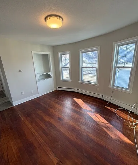 87 Webster St #5 — Photo 7