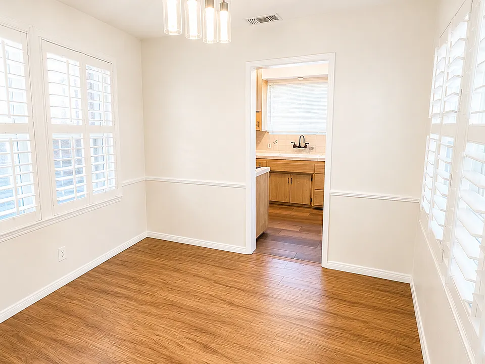 2157 W 109th Pl