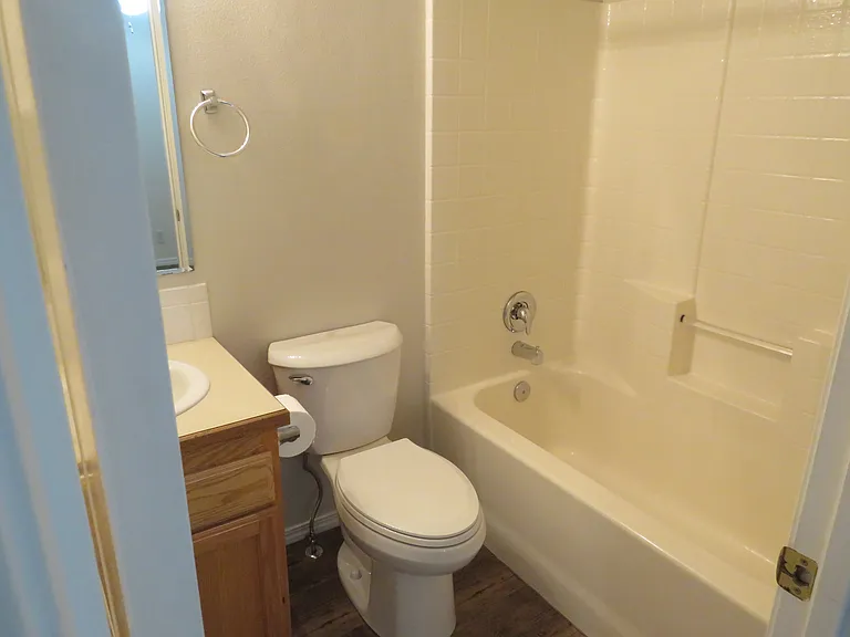 2112 S Longmont Ave — Photo 10
