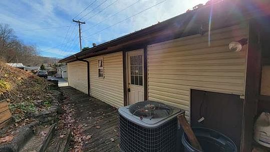 4th image of 2412 State Highway 40
