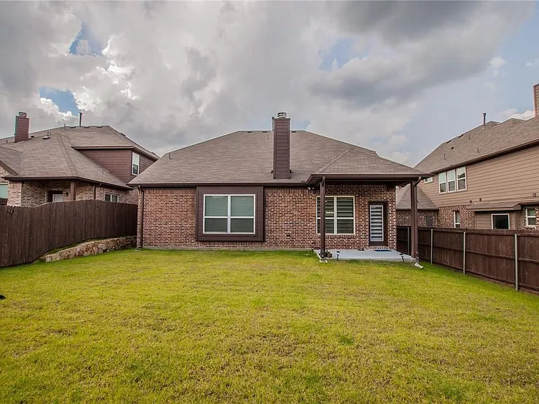 2440 Kingsgate Dr — Photo 19