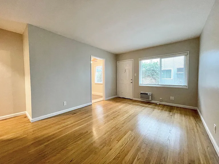 2523 N Street — Photo 5