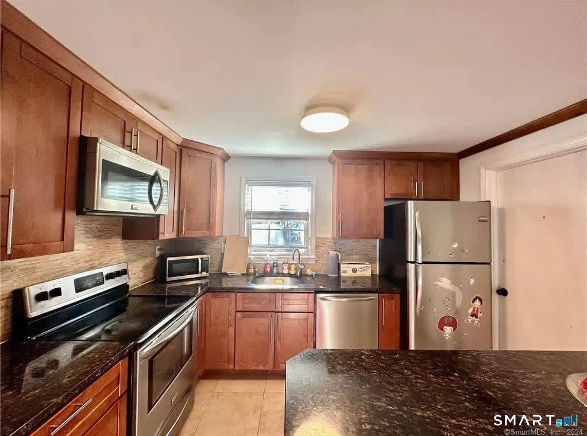 2 bed, 1.0 bath, 928 sqft, $1,950 — Photo 3