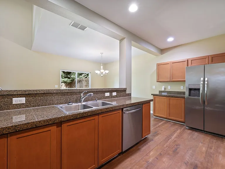 1094 Ebbets Dr SW — Photo 13