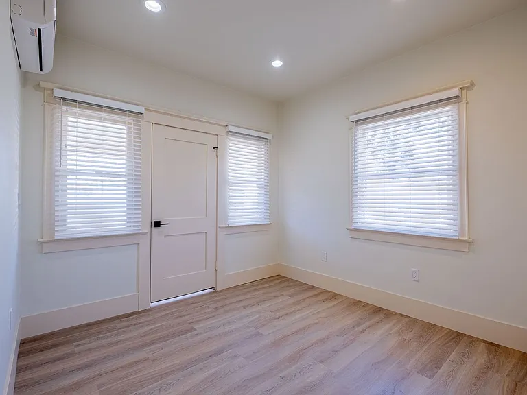 Catalina Residences — Photo 49