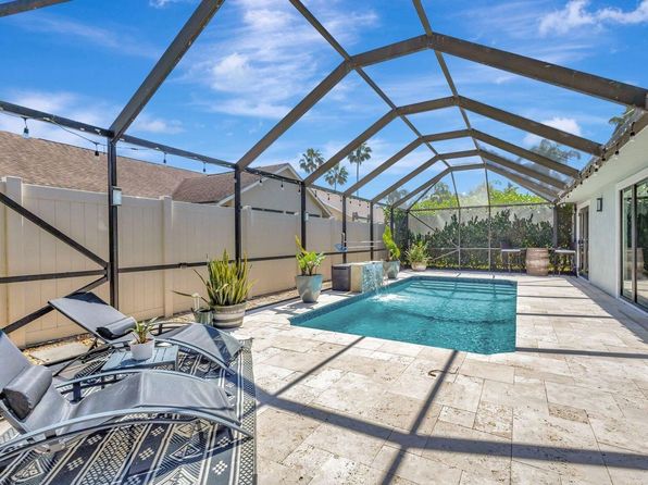 13005 Meadowbreeze Dr