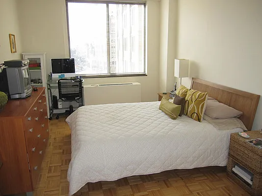 Rented by Newell and Assoc. | media 4