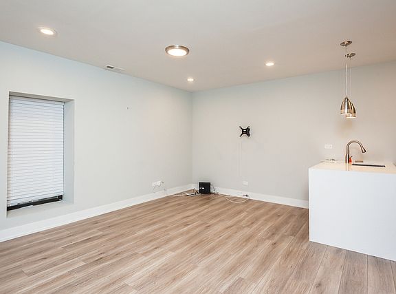 3rd image of 2223 W 21st St #G