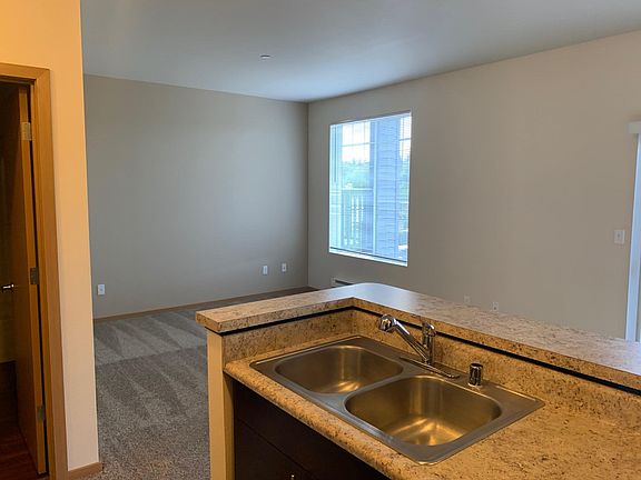3rd image of 420 SW Hayworth Dr Unit B303