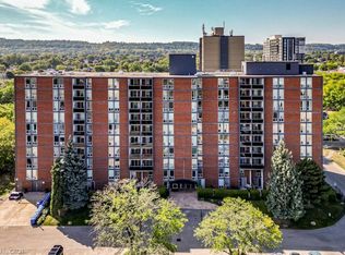 75 Glenburn Ct #409, Hamilton, ON L8E 1C7