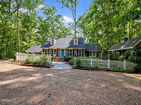 893 Happy Valley Cir, Newnan, GA 30263