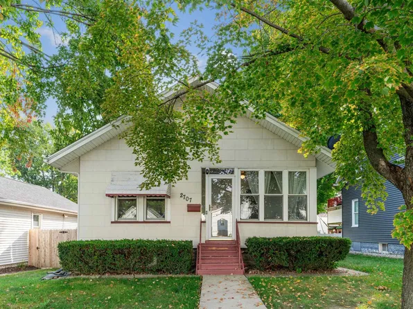 2707 Bridge Ave, Davenport, IA 52803