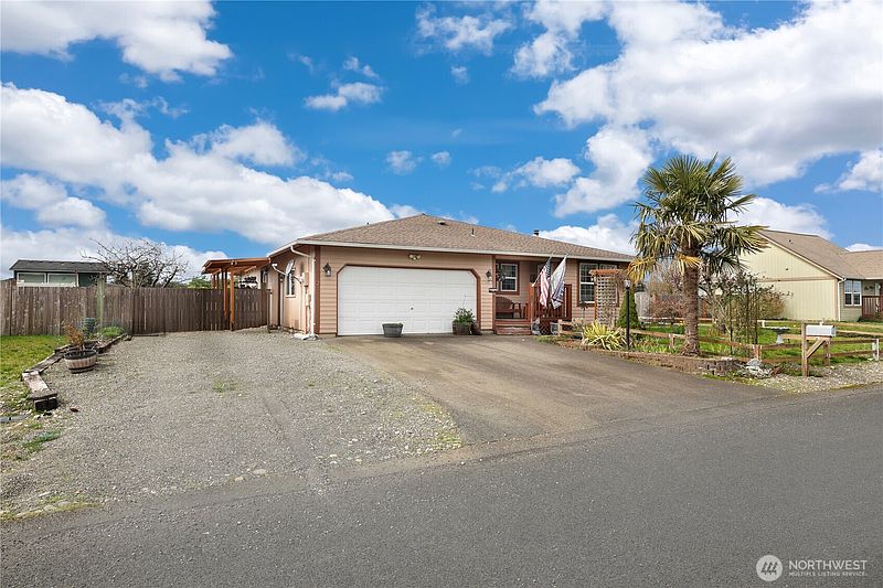 2nd image of 17937 Iris Place SW