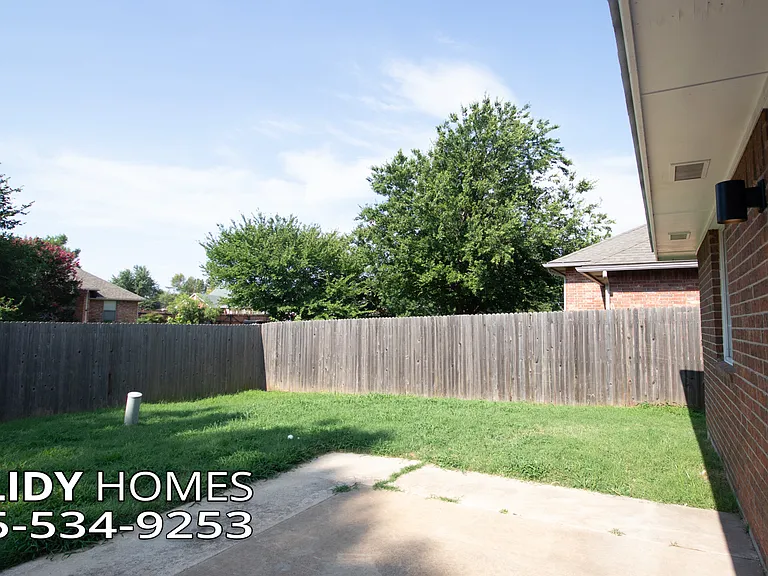 5004 SE 52nd St — Photo 34