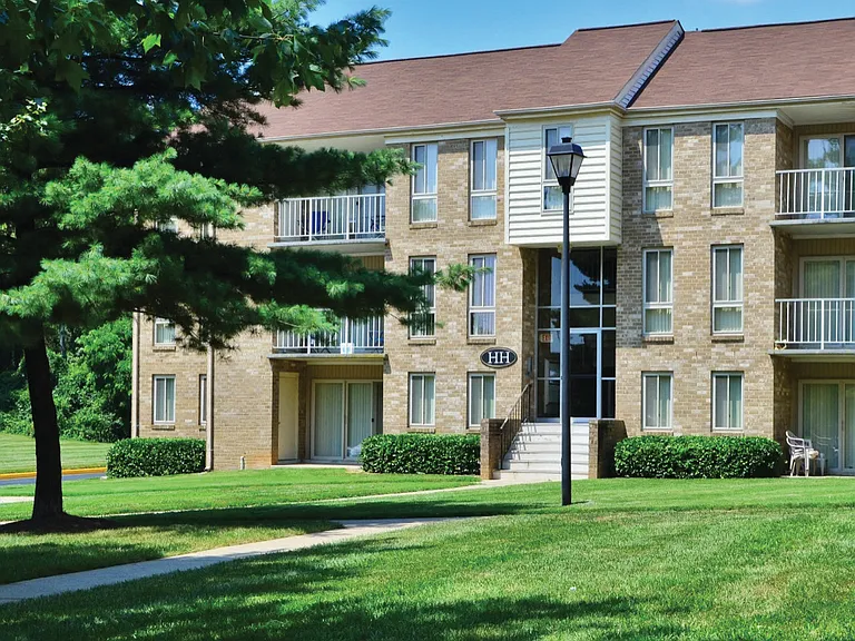 The Apartments at Elmwood Terrace — Photo 11
