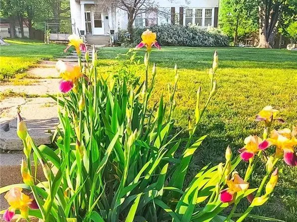 609 W 3rd St, Maryville, MO 64468