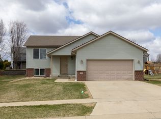 5391 Ridgeway Rd NW, Rochester, MN 55901