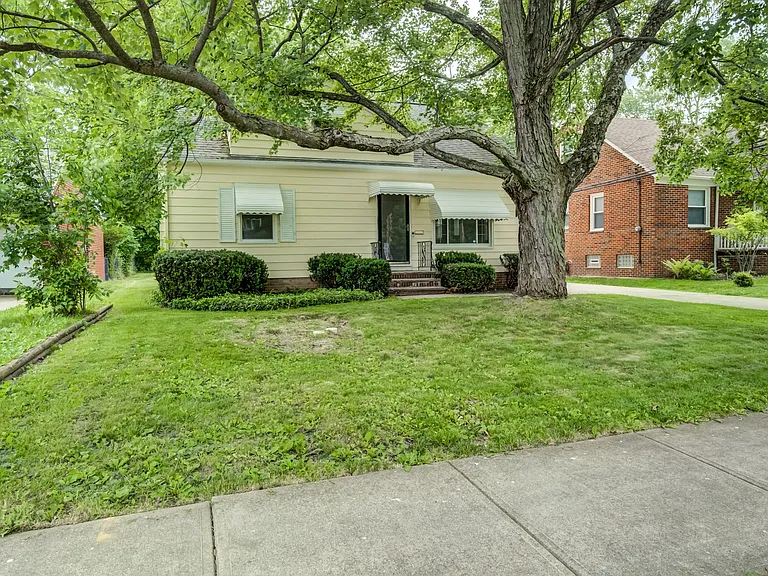 1343 Victory Dr — Photo 41