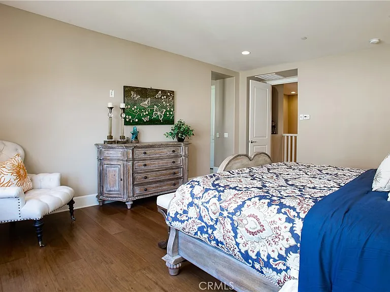 4731 Oceanridge Dr — Photo 11