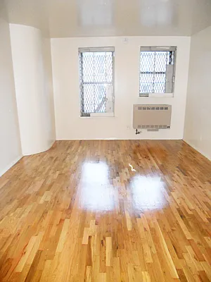 Rented by DSA Realty Midtown West | media 34