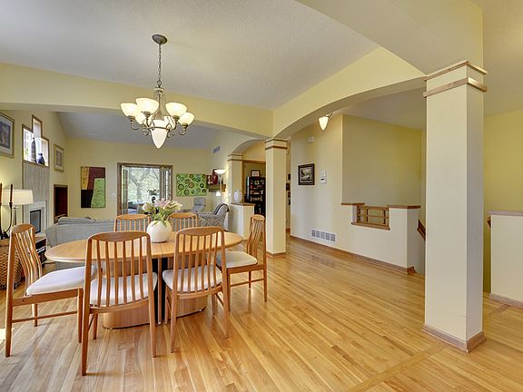 2nd image of 4721 Walnut Grove Ln
