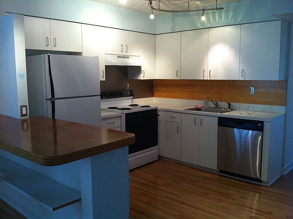 3rd image of 4011 Meridian Ave #39