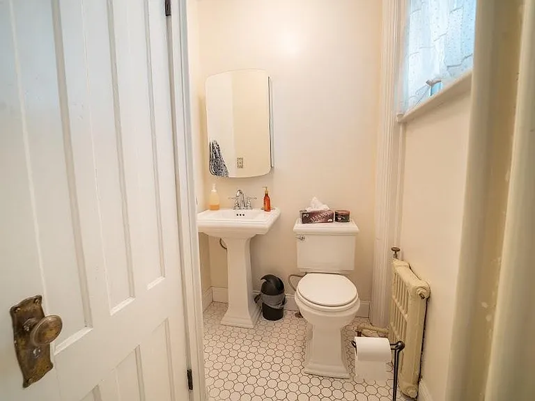 200 Jay St — Photo 8