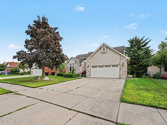 2nd image of 52824 Mary Martin Dr