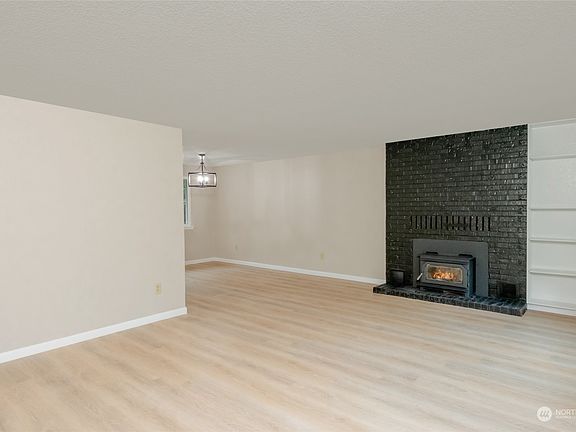 5th image of 32638 194th Avenue SE