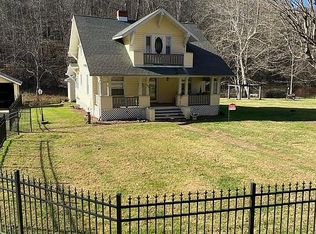 10186 Charleston Rd, Walton, WV 25286