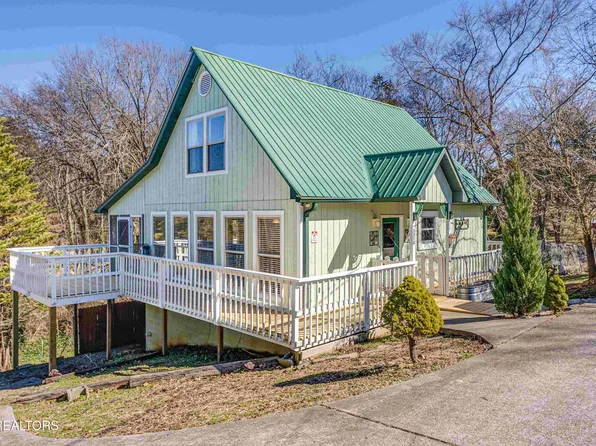 3314 Cove Point Dr, Louisville, TN 37777