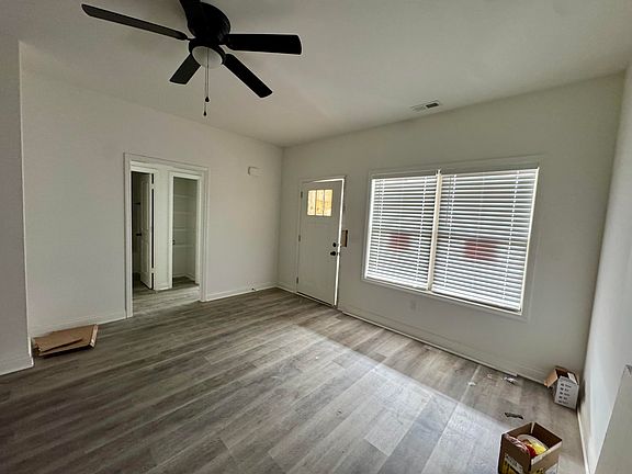 4th image of 836 Ridgewood Dr #4