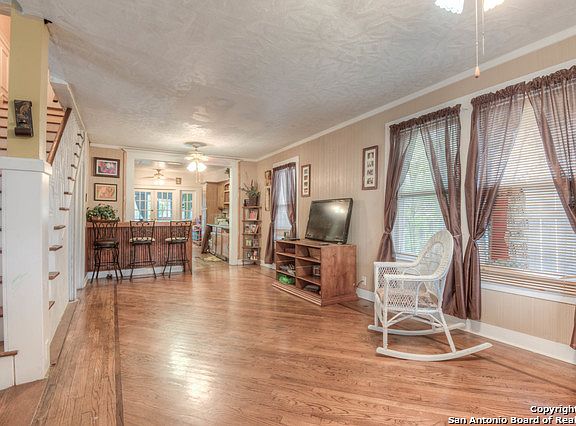 5th image of 2138 Cincinnati Ave
