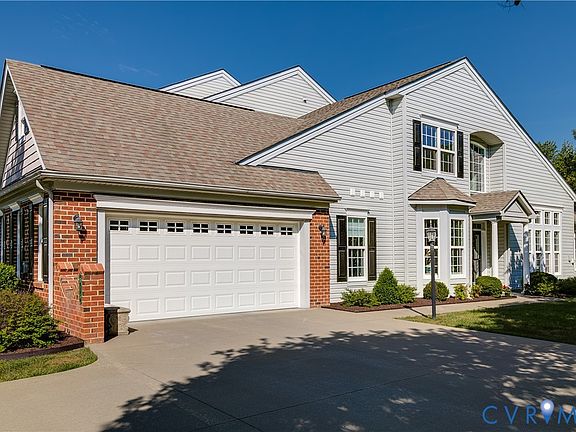 3rd image of 816 Fair Port Cir