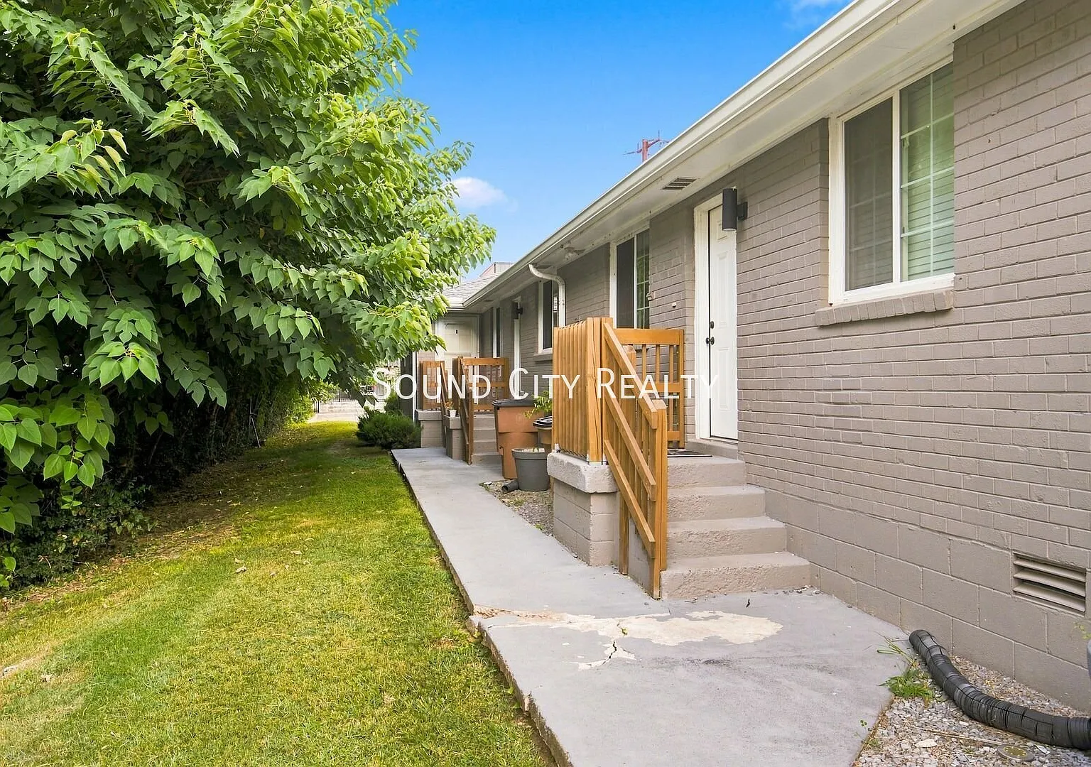 Nashville, end unit in Quadplex, renovated, downtown 27th Ave N, pet friendly, — Photo 3
