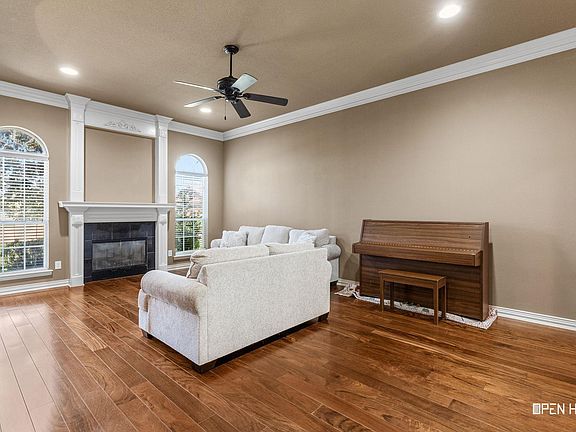 4th image of 5001 Southfork Dr